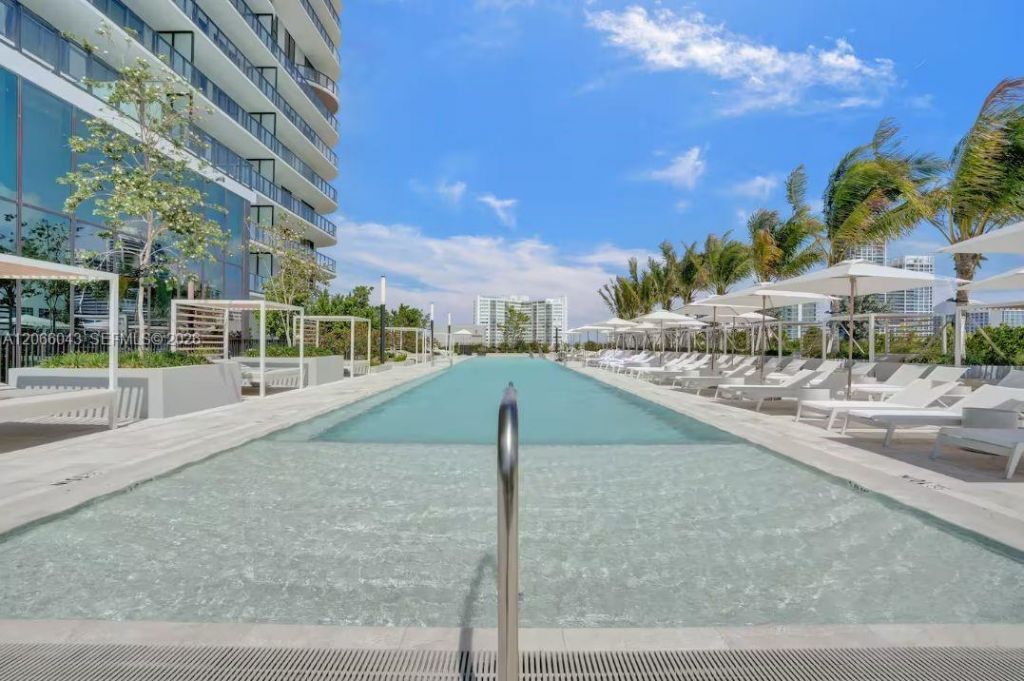 580 72nd St , Unit 1203, Miami Beach, FL 33141 Photo