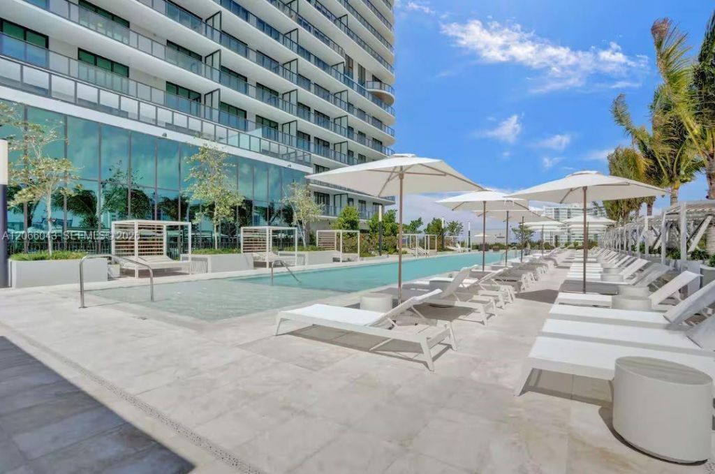 580 72nd St , Unit 1203, Miami Beach, FL 33141 Photo
