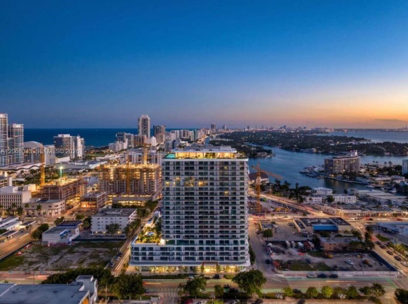 580 72nd St , Unit 1203, Miami Beach, FL 33141 Photo