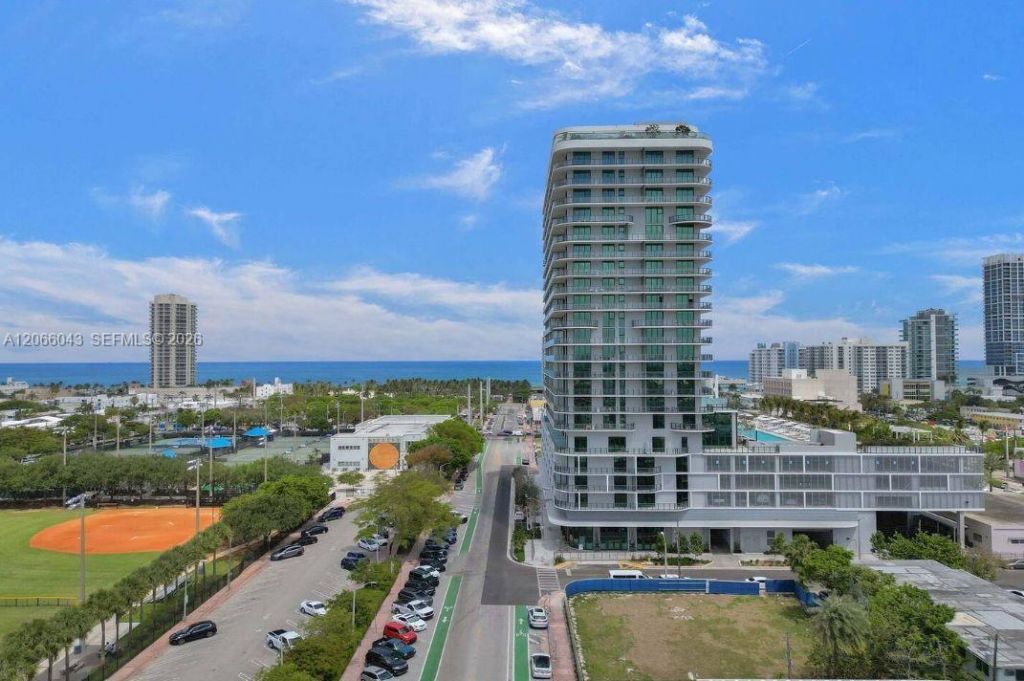 580 72nd St , Unit 1203, Miami Beach, FL 33141 Photo