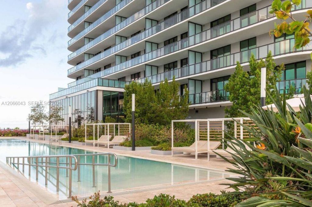580 72nd St , Unit 1203, Miami Beach, FL 33141 Photo