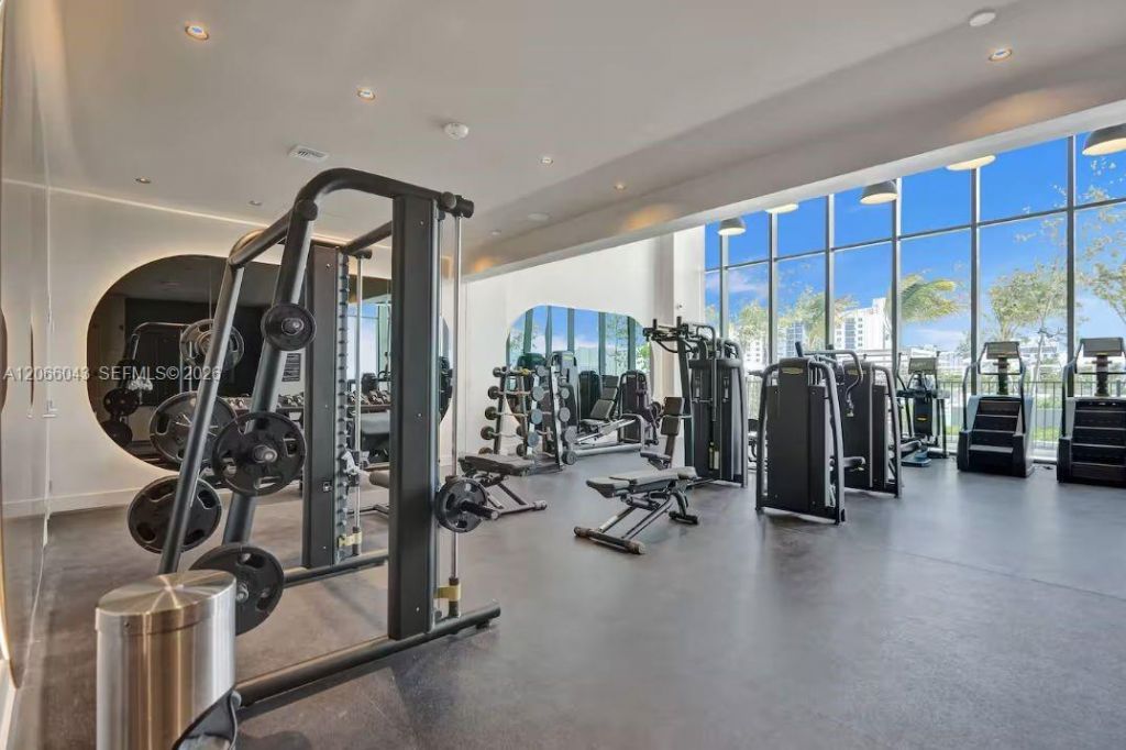 580 72nd St , Unit 1203, Miami Beach, FL 33141 Photo