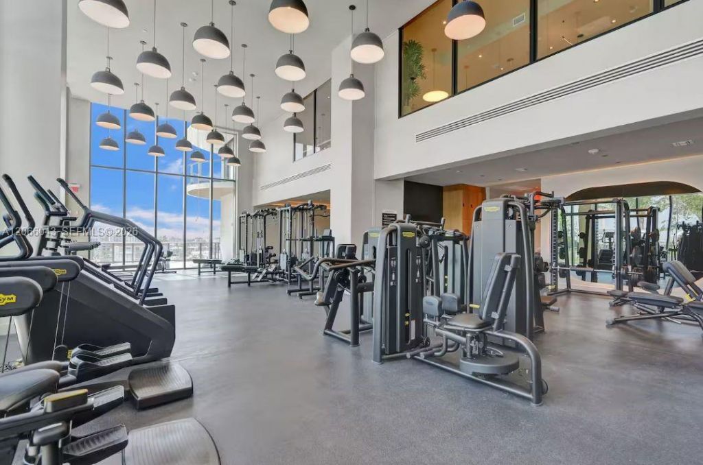 580 72nd St , Unit 1203, Miami Beach, FL 33141 Photo
