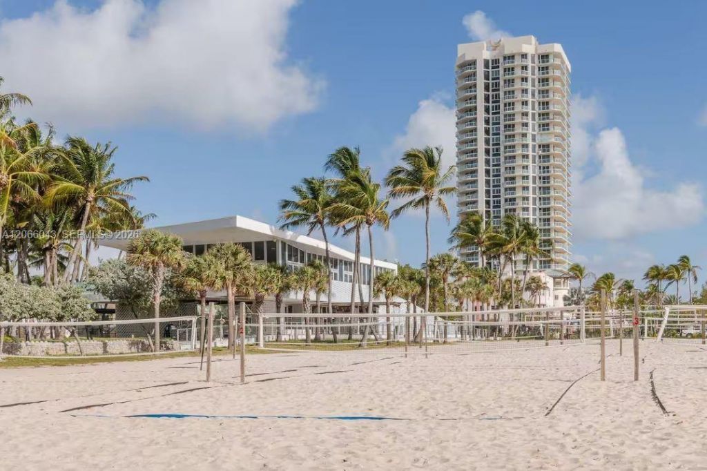580 72nd St , Unit 1203, Miami Beach, FL 33141 Photo