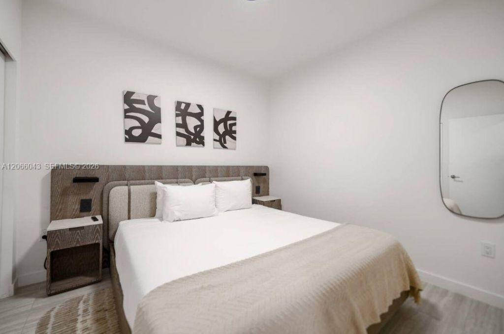 580 72nd St , Unit 1203, Miami Beach, FL 33141 Photo