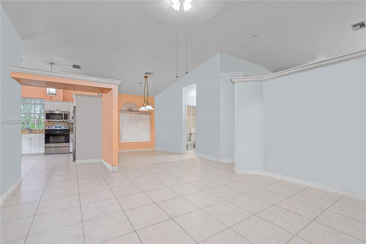 2204 SW 142nd Ct , Miami, FL 33175 Photo