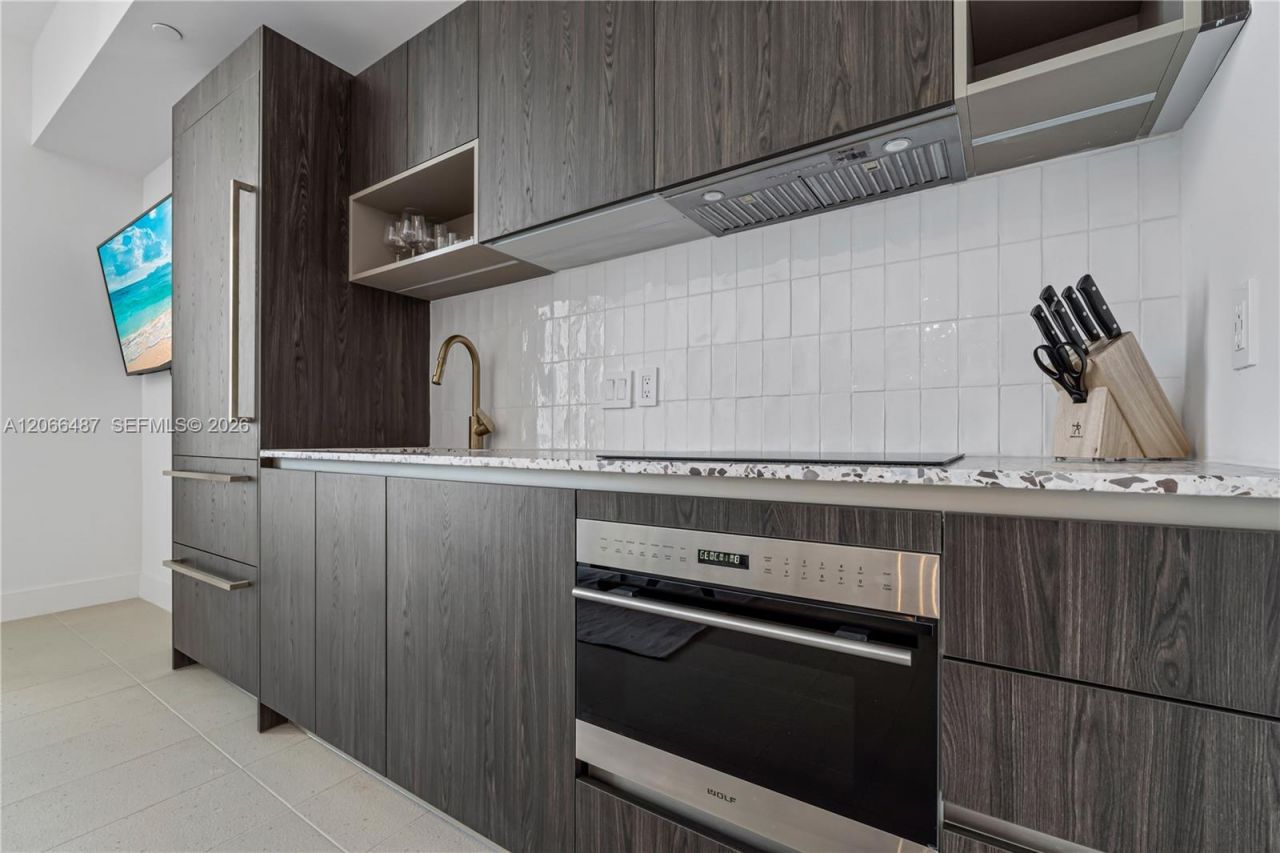 159 NE 6th St , Unit 5103, Miami, FL 33132 Photo