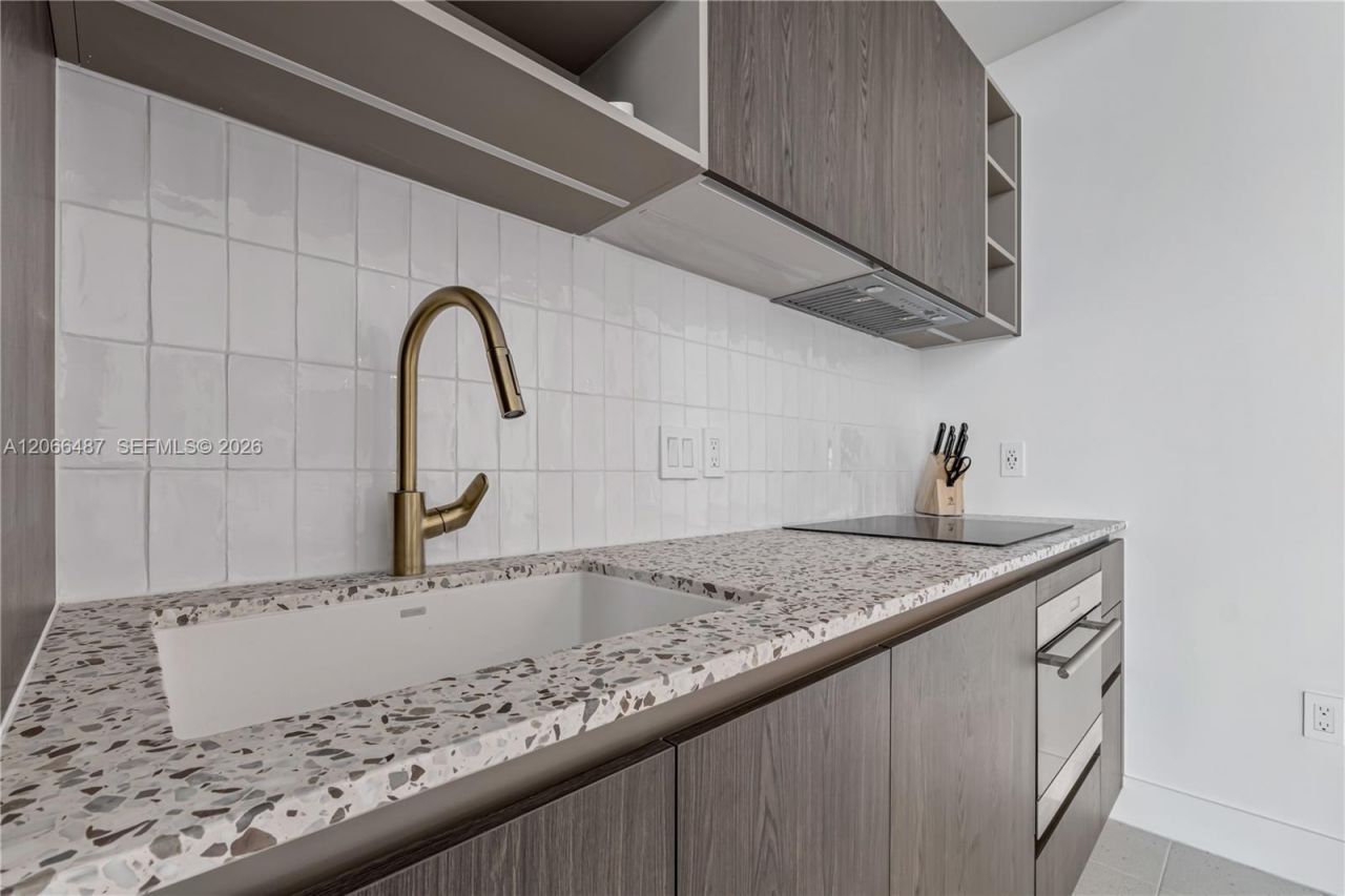 159 NE 6th St , Unit 5103, Miami, FL 33132 Photo