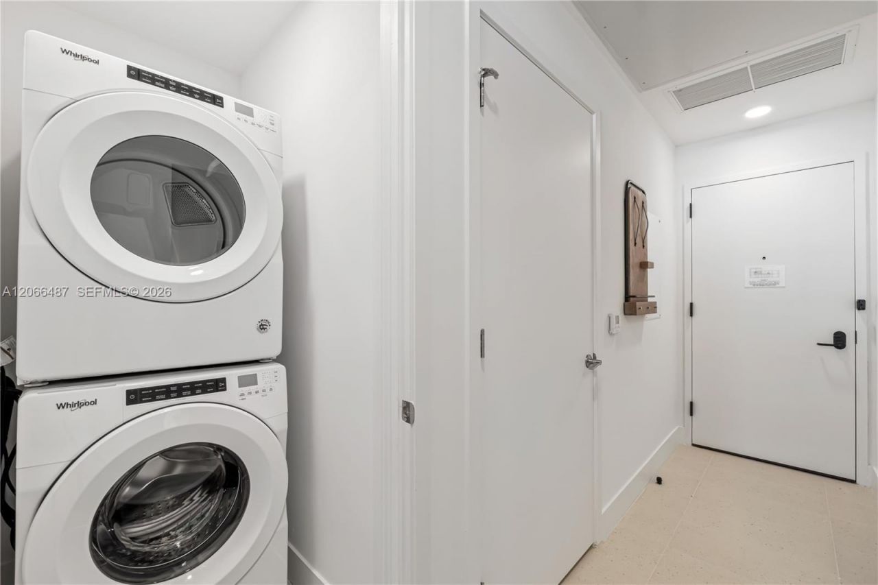 159 NE 6th St , Unit 5103, Miami, FL 33132 Photo