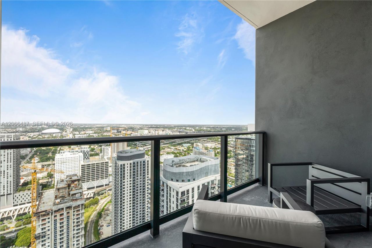 159 NE 6th St , Unit 5103, Miami, FL 33132 Photo