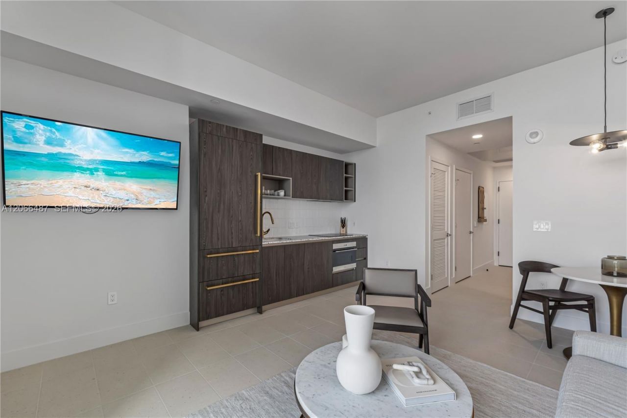 159 NE 6th St , Unit 5103, Miami, FL 33132 Photo