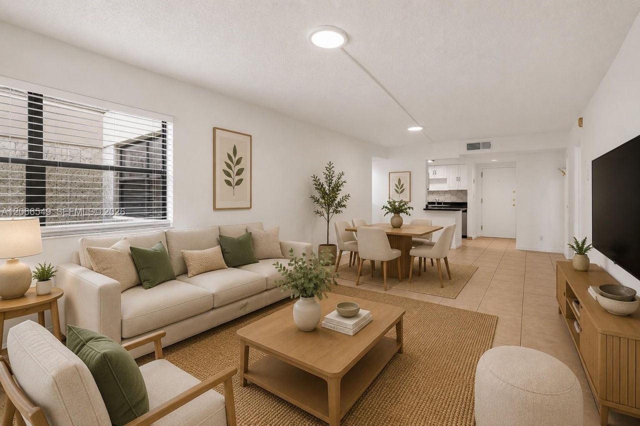 220 Lakeview Dr , Unit 210, Weston, FL 33326 Photo