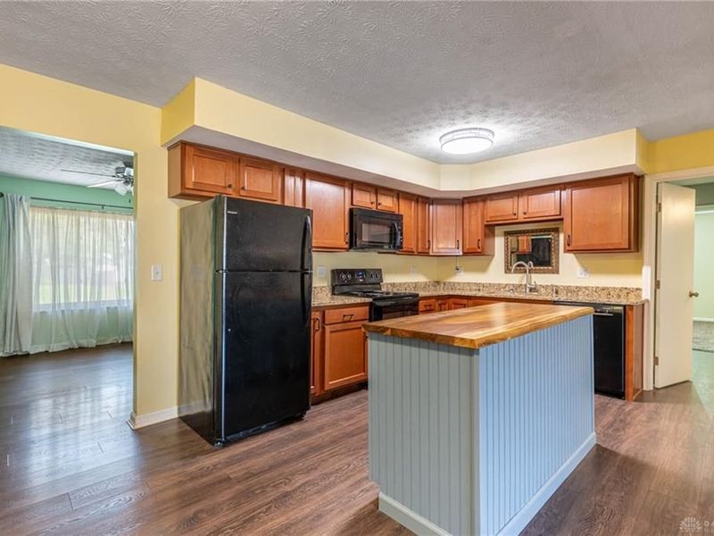 7606 Washington Park Drive, Dayton, OH 45459 Photo 6