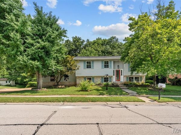 2613 Blackforest Drive , St Louis, MO 63129