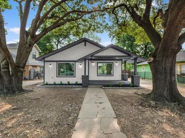 818 Hollywood Avenue , Dallas, TX 75208