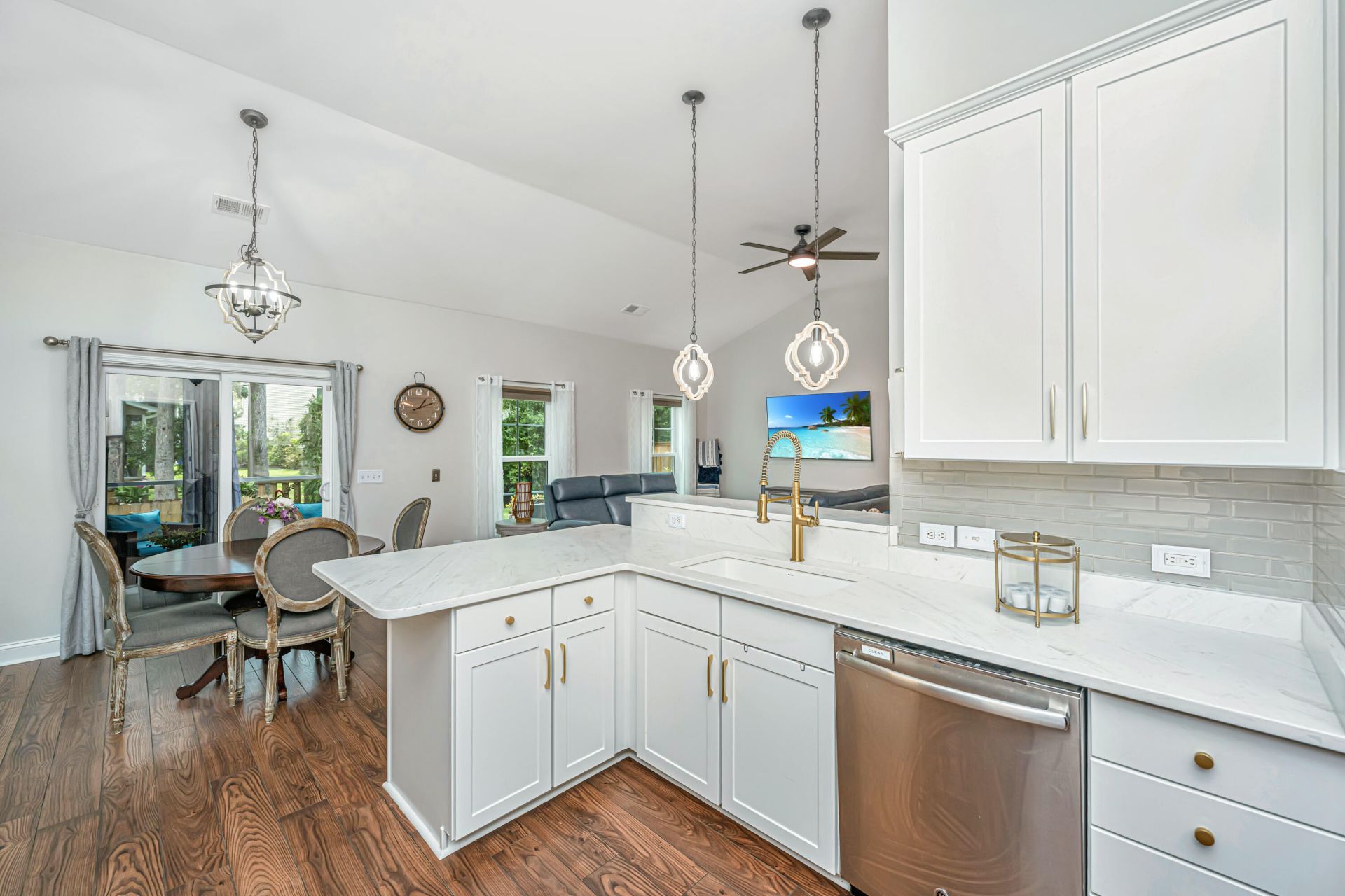 3813 Hanoverian Drive Photo 8