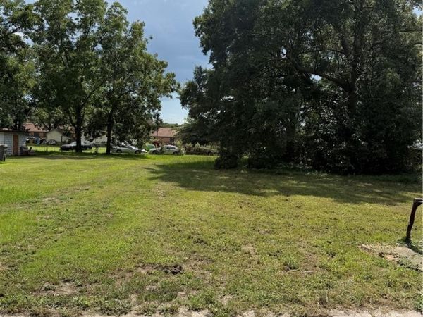 9 Bryant Street, Lumberton, NC 28358