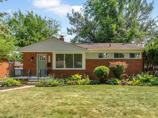 14421 Rosemary Boulevard, Oak Park, MI 48237