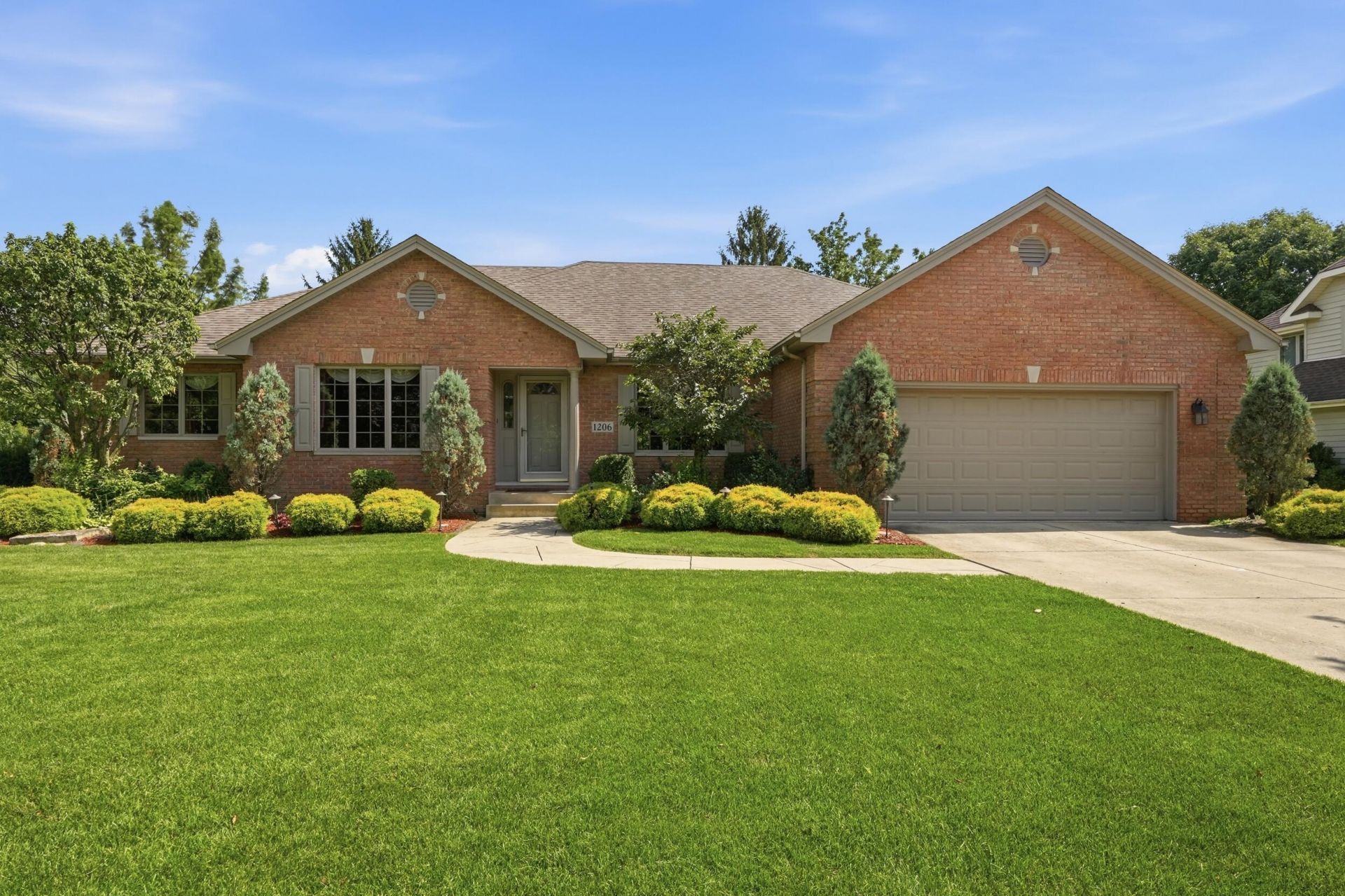 1206 Boxwood Drive, Munster, IN 46321 Main Photo