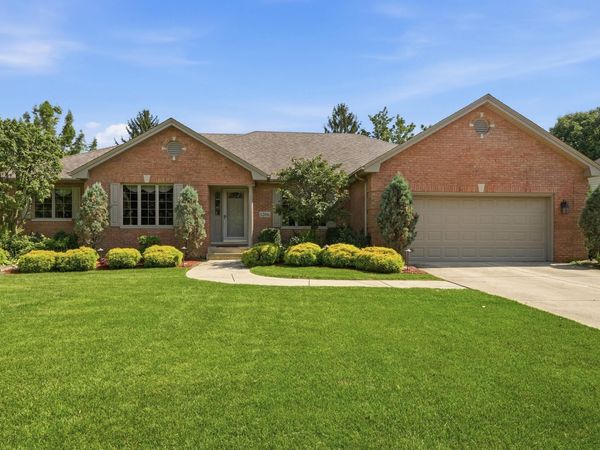 1206 Boxwood Drive , Munster, IN 46321