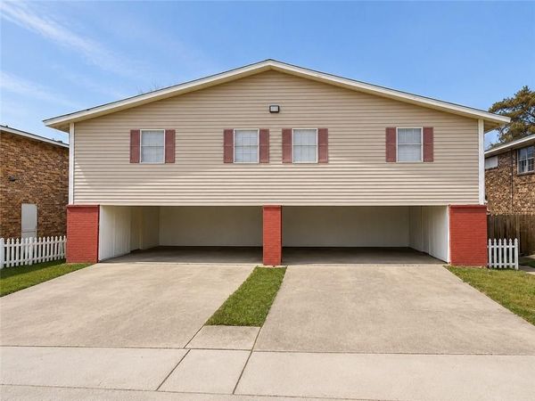 917 W MONTEREY Court, Gretna, LA 70056