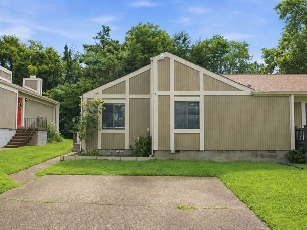 738 Albar Dr , Nashville, TN 37221
