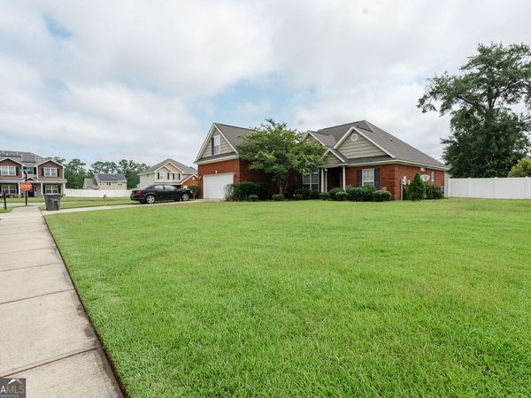 601 Red Oak Lane, Hinesville, GA 31313