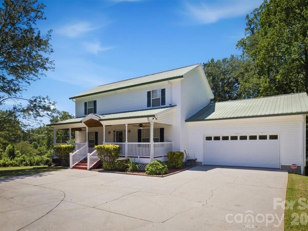 805 Bannon Place SW, Lenoir, NC 28645