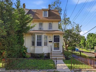 102 GARRETT AVENUE, BRYN MAWR, PA 19010