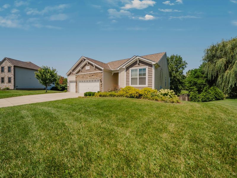 424 Rolling Acre Drive, Lithopolis, OH 43136 Photo 3