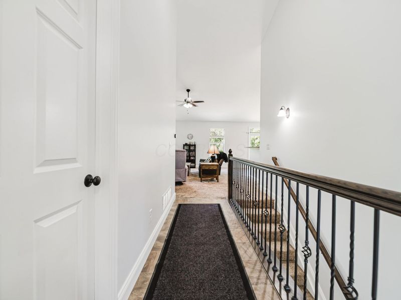 424 Rolling Acre Drive, Lithopolis, OH 43136 Photo 9
