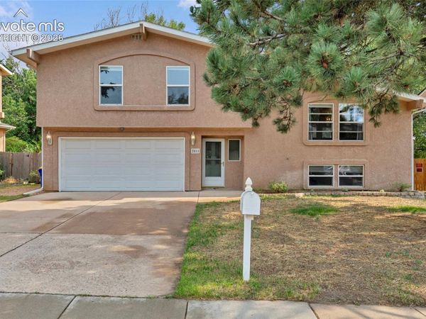 2811 Keystone Circle, Colorado Springs, CO 80918