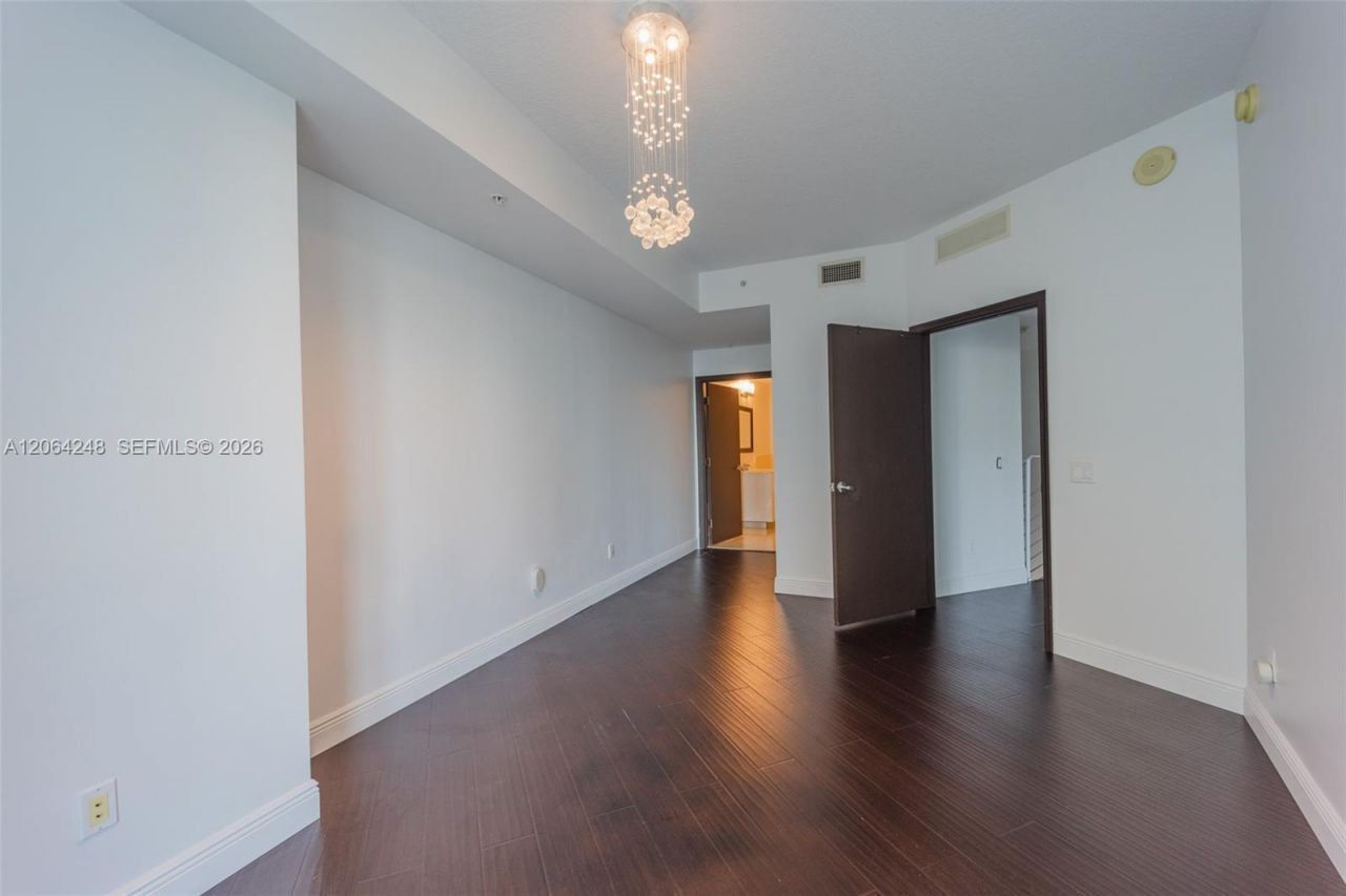 60 SW 13th St, Unit 3424, Miami, FL 33130 Photo