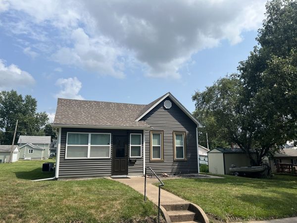 3011 Cleveland Street, Clinton, IA 52732