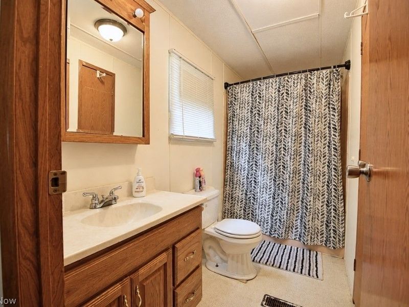 8 Eddy Road, Madison, OH 44057 Photo 17