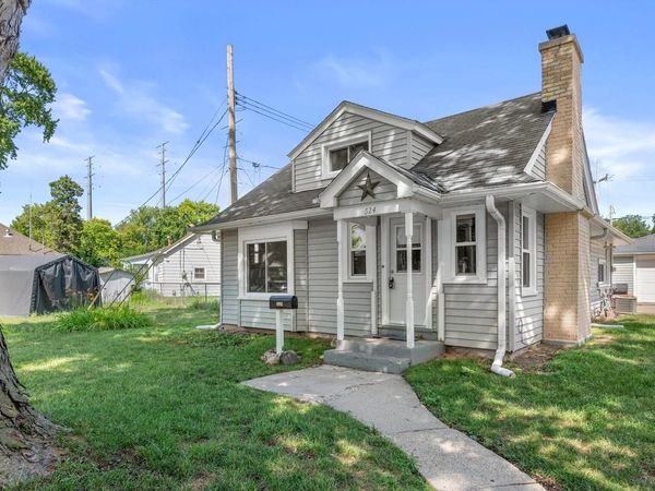 624 S 105th STREET, West Allis, WI 53214