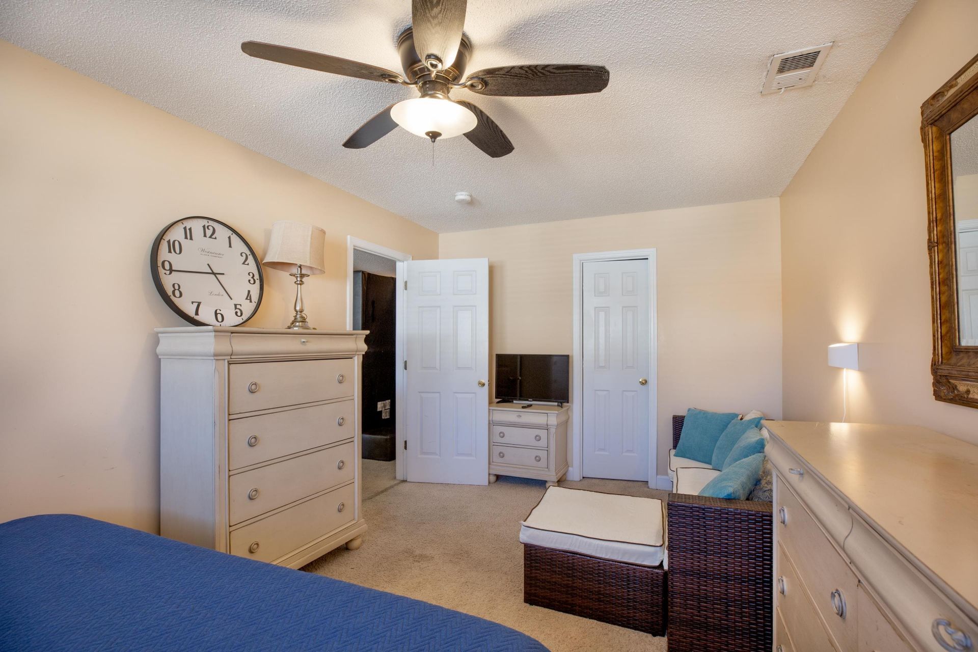 6095 Catalina Dr. Photo 18