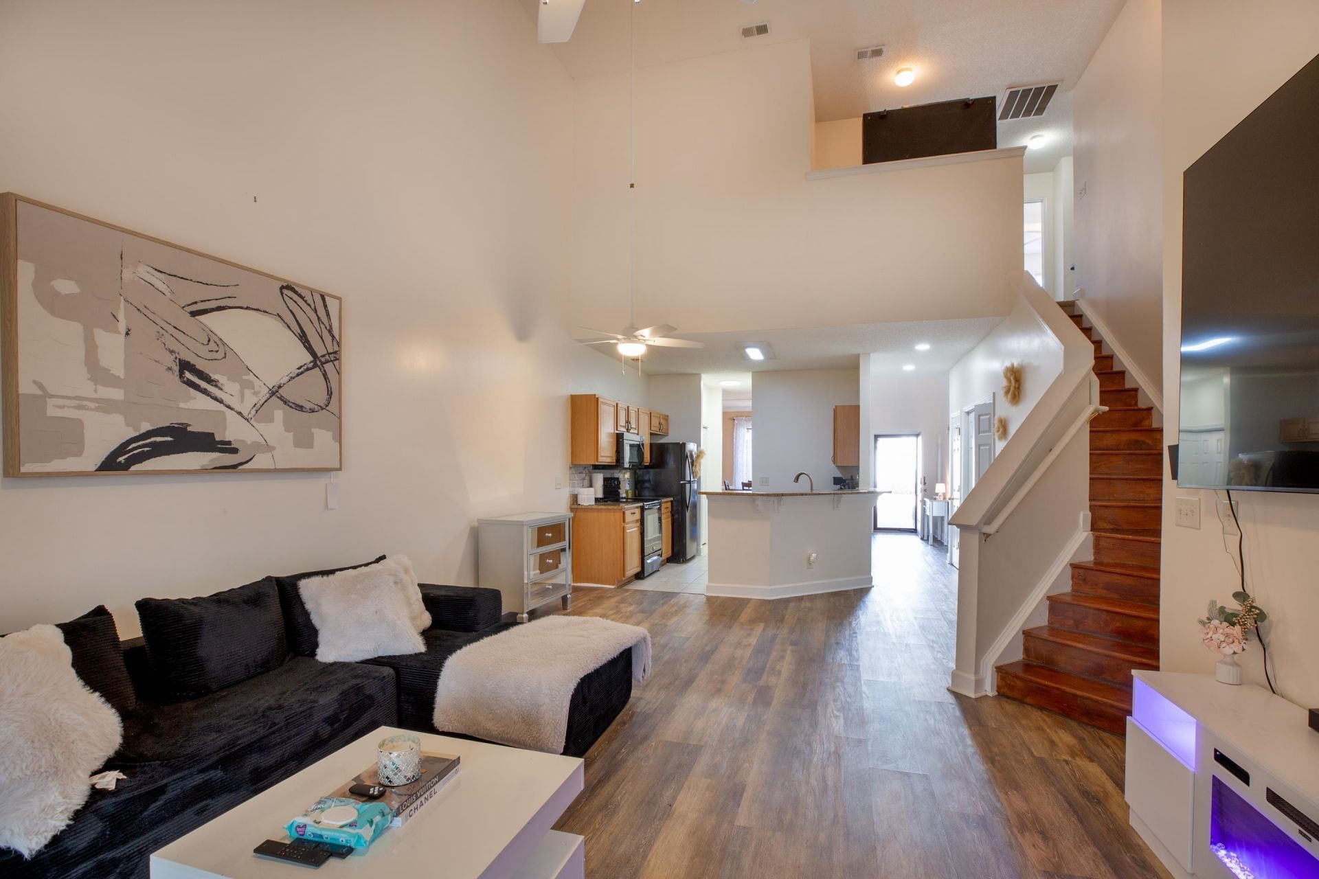 6095 Catalina Dr. Photo 4