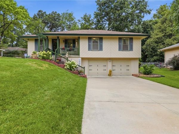 4680 N OLIVE Street, Kansas City, MO 64116