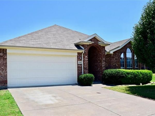 1006 Abigail Drive, Arlington, TX 76002