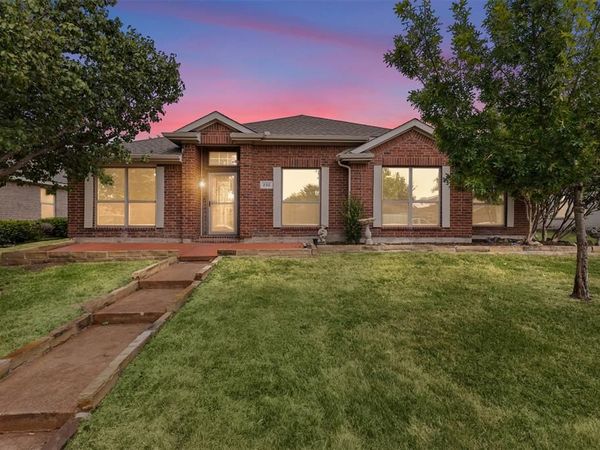 232 Laramie Lane, DeSoto, TX 75115
