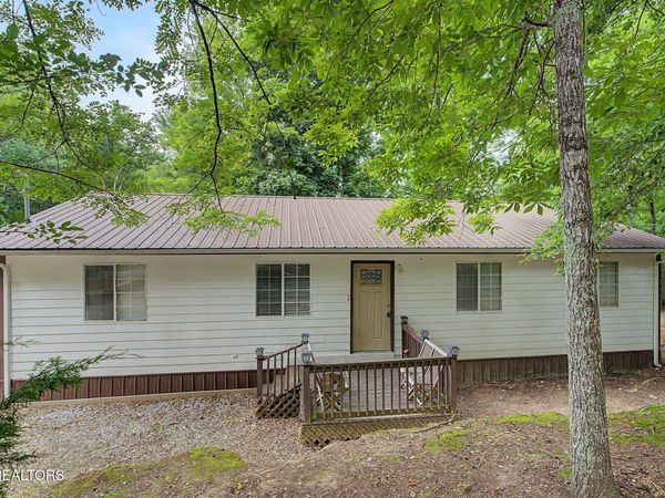 1614 Dogwood St , Sevierville, TN 37876