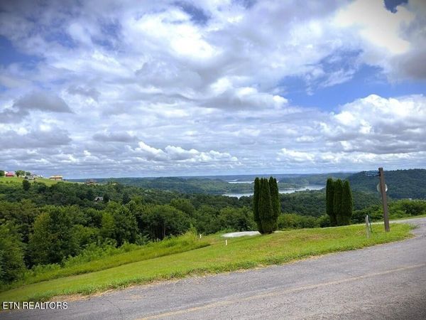 15 Swan Ridge Rd , Hilham, TN 38568