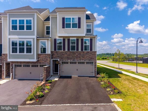 127 KYLE SQUARE, MEDIA, PA 19063