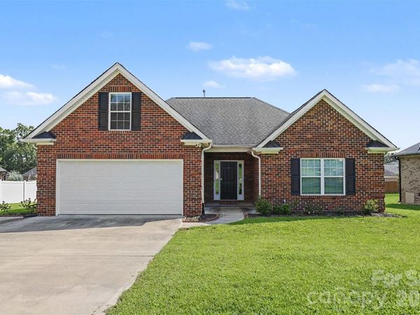 3552 Brickwood Circle , Midland, NC 28107