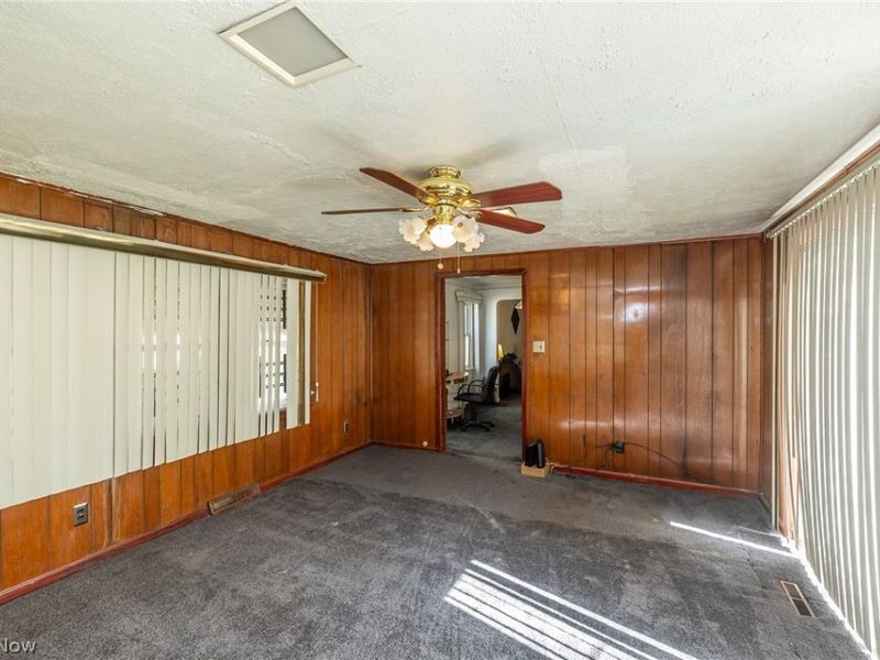 17004 Stockbridge Avenue, Cleveland, OH 44128 Photo 11