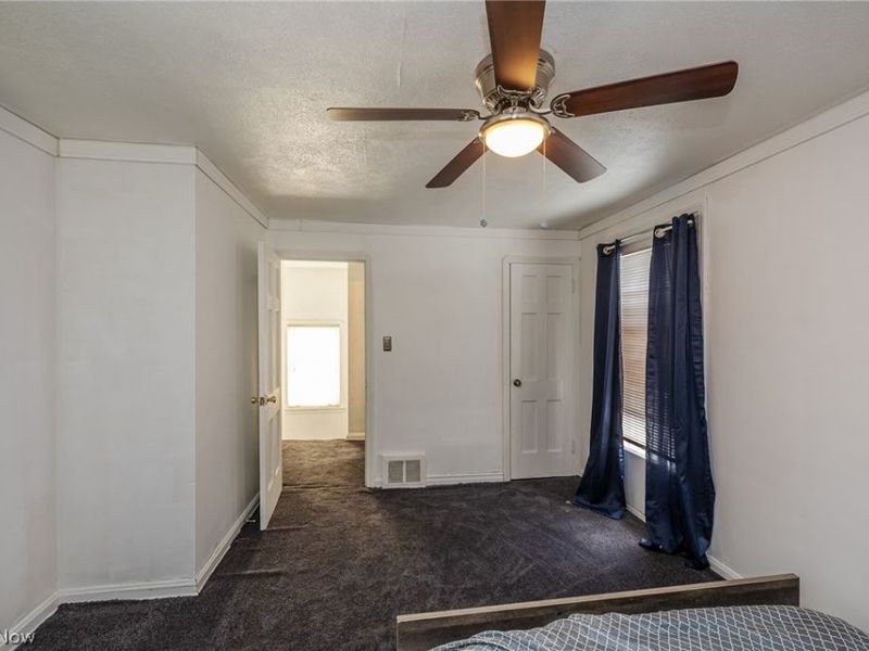 17004 Stockbridge Avenue, Cleveland, OH 44128 Photo 19