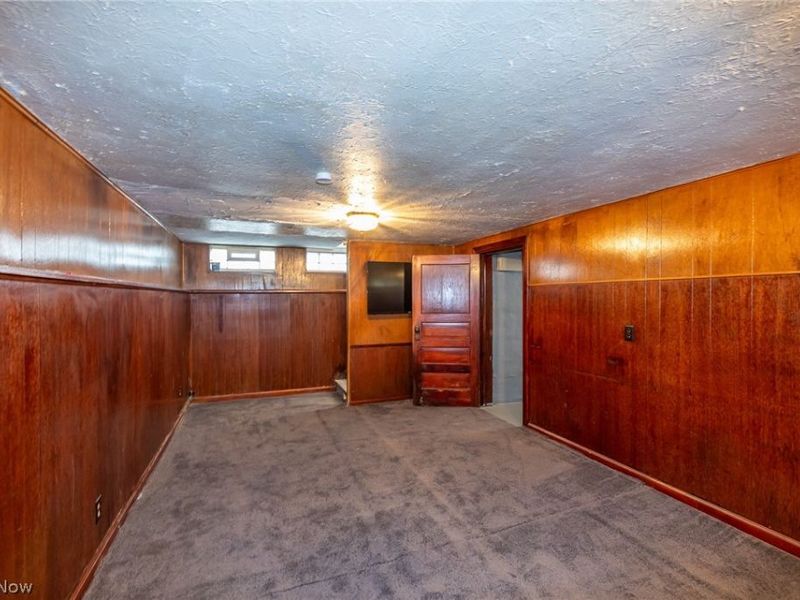 17004 Stockbridge Avenue, Cleveland, OH 44128 Photo 25