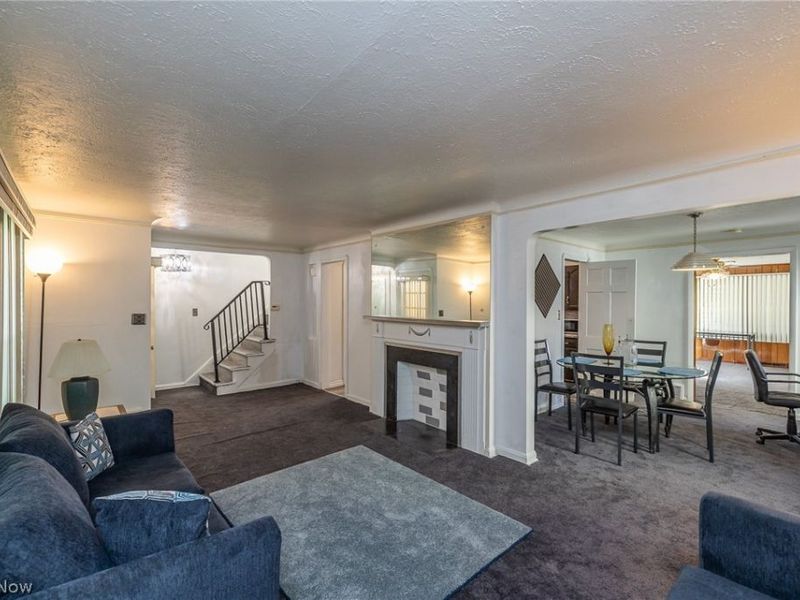 17004 Stockbridge Avenue, Cleveland, OH 44128 Photo 6