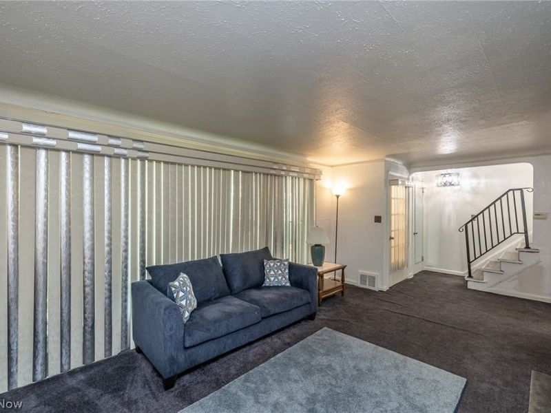 17004 Stockbridge Avenue, Cleveland, OH 44128 Photo 7
